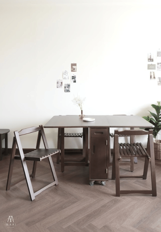 เก้าอี้ทานข้าวไม้ยางพาราแท้ พับเก็บได้ MAAI DESIGN A CHAIR สีช็อกโกแลต_1