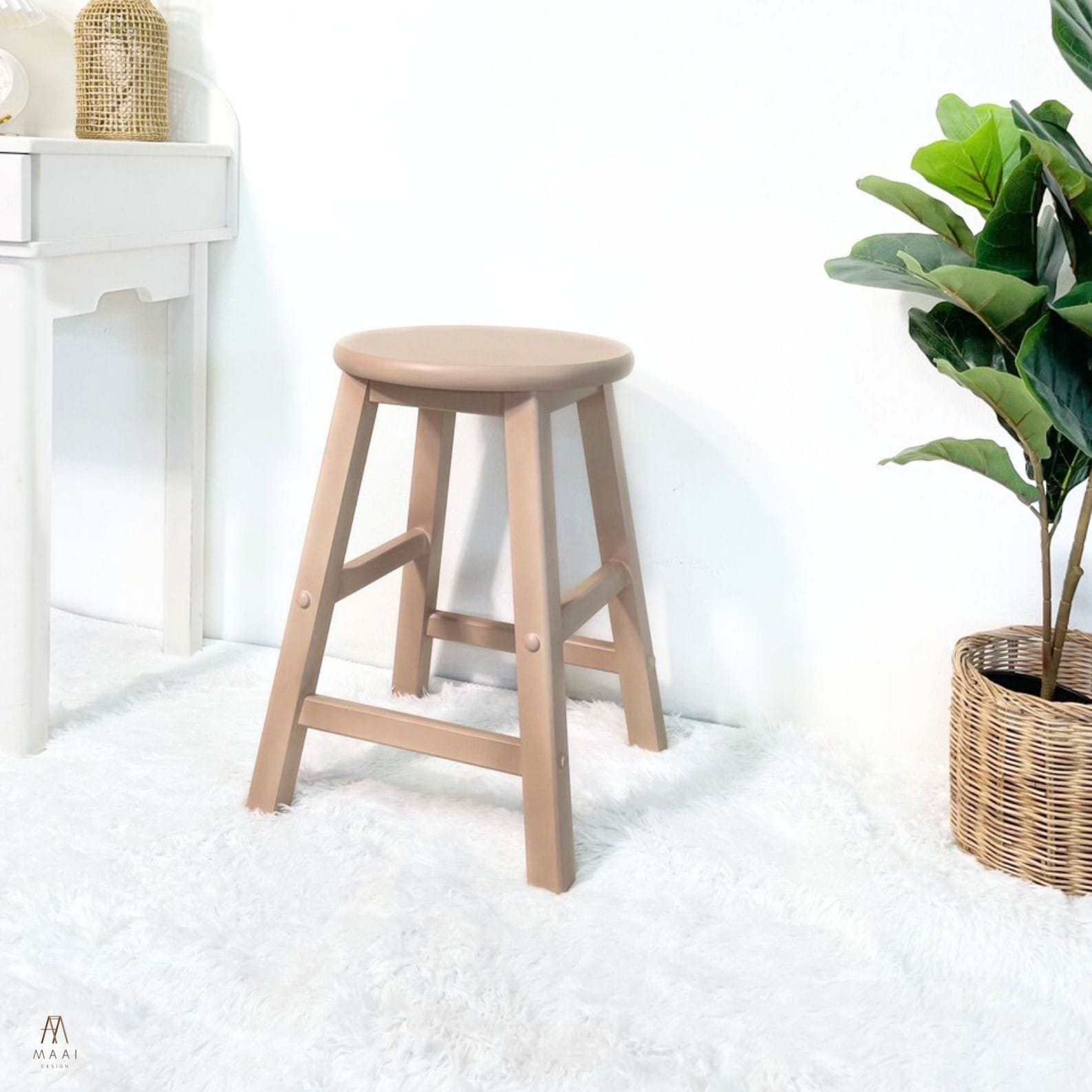 เก้าอี้บาร์ไม้ยางพารา MAAI DESIGN รุ่น GOM STOOL สีครีม_1