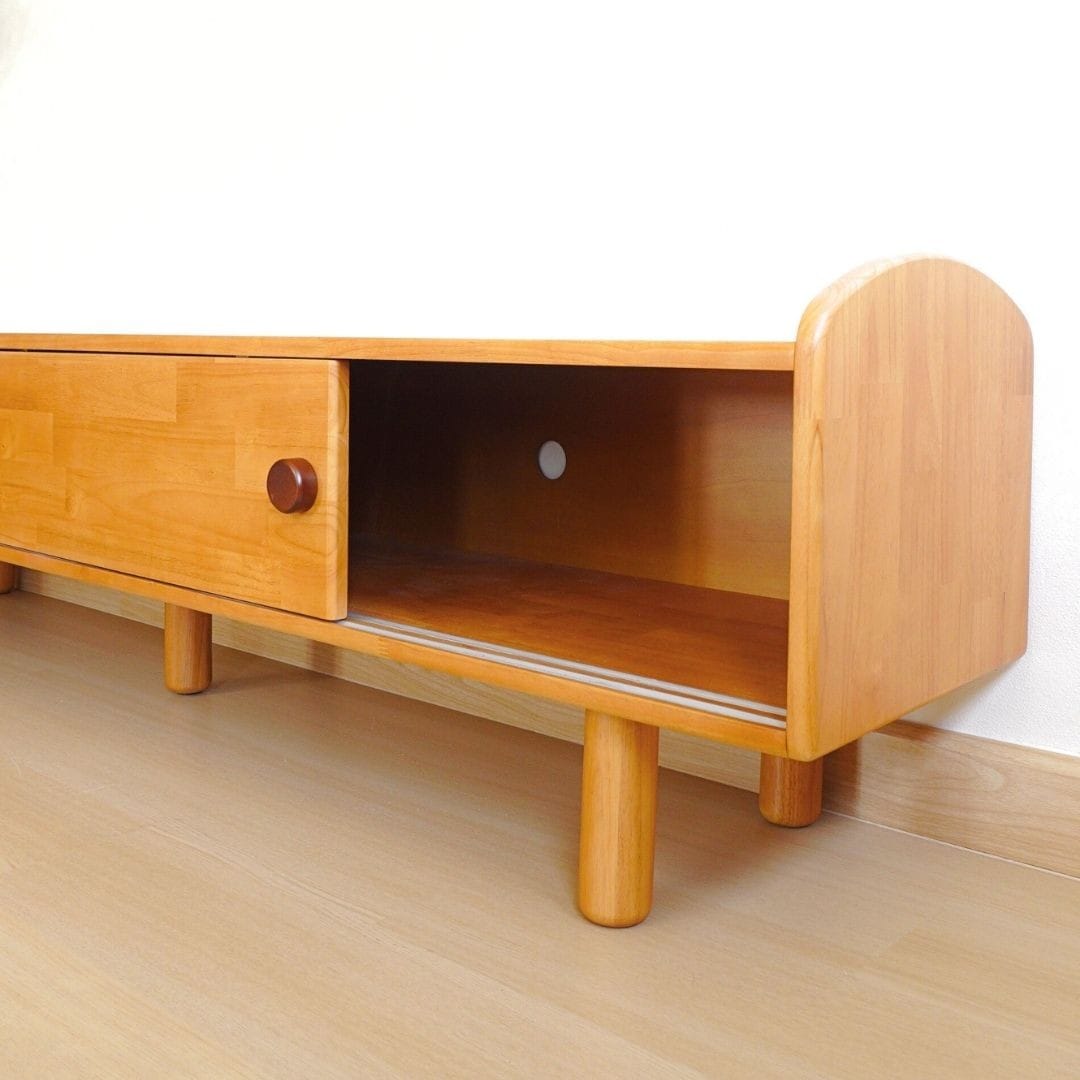 ชั้นวางทีวีไม้ยางพารา MAAI DESIGN รุ่น KIYOKO SIDEBOARD M 150 สีโอ๊ค