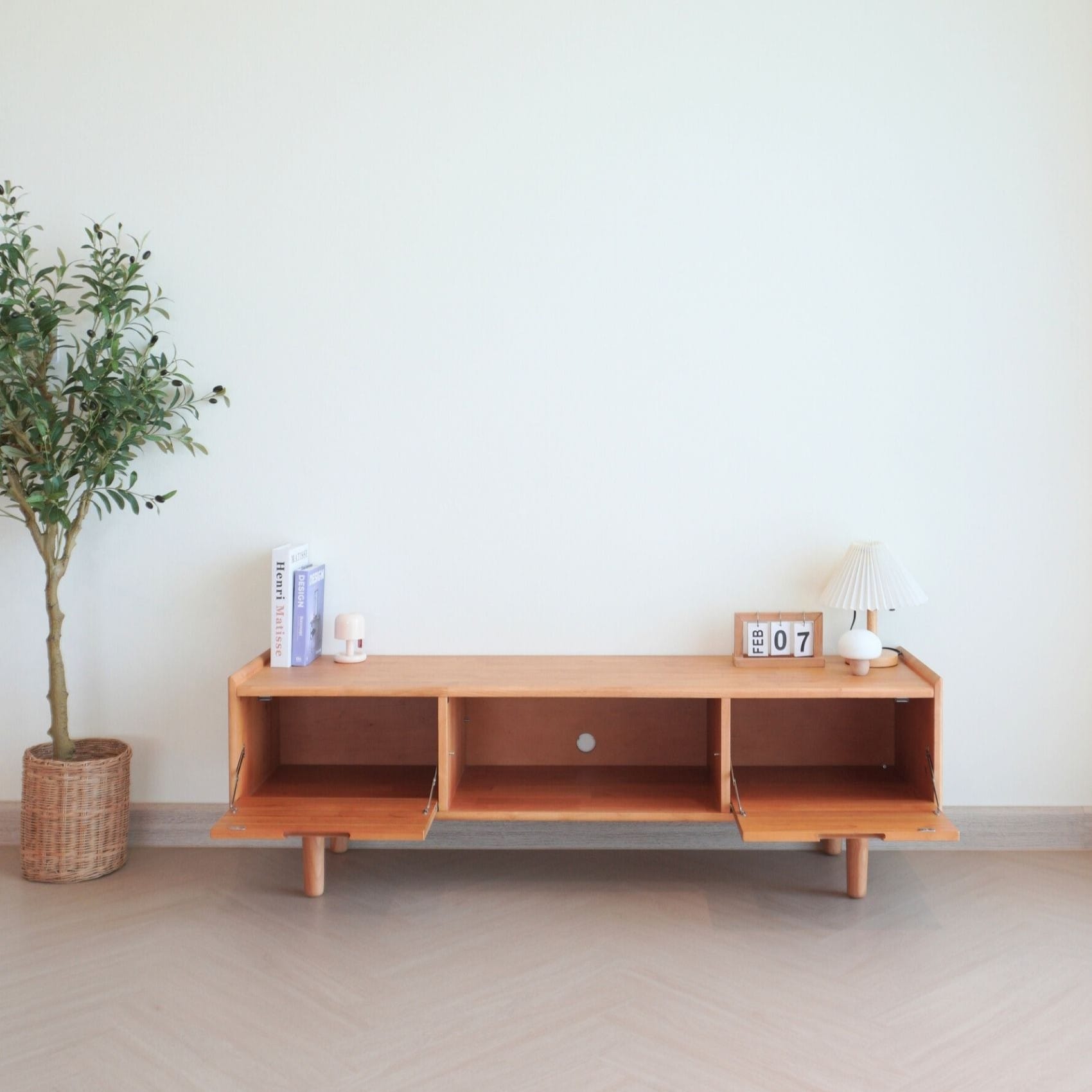 ชั้นวางทีวีไม้ยางพารา MAAI DESIGN รุ่น SAIDO M สีโอ๊ค_10