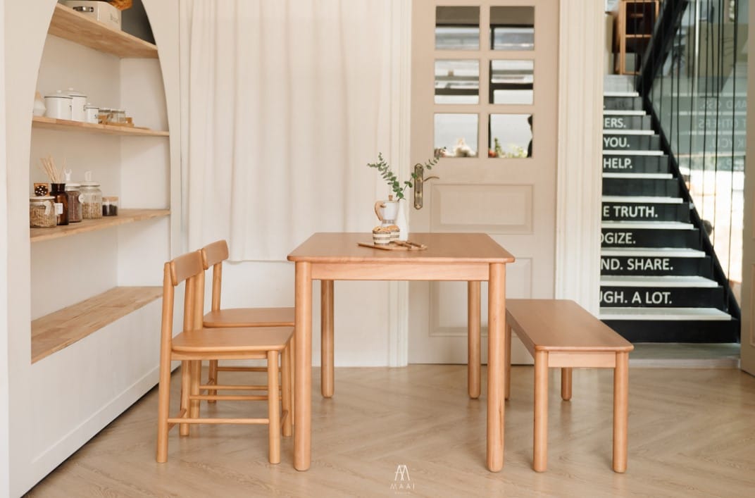 โต๊ะทานข้าวไม้ยางพาราแท้ 4 ที่นั่ง MAAI DESIGN  รุ่น KAZOKU TABLE สีโอ๊ค_2