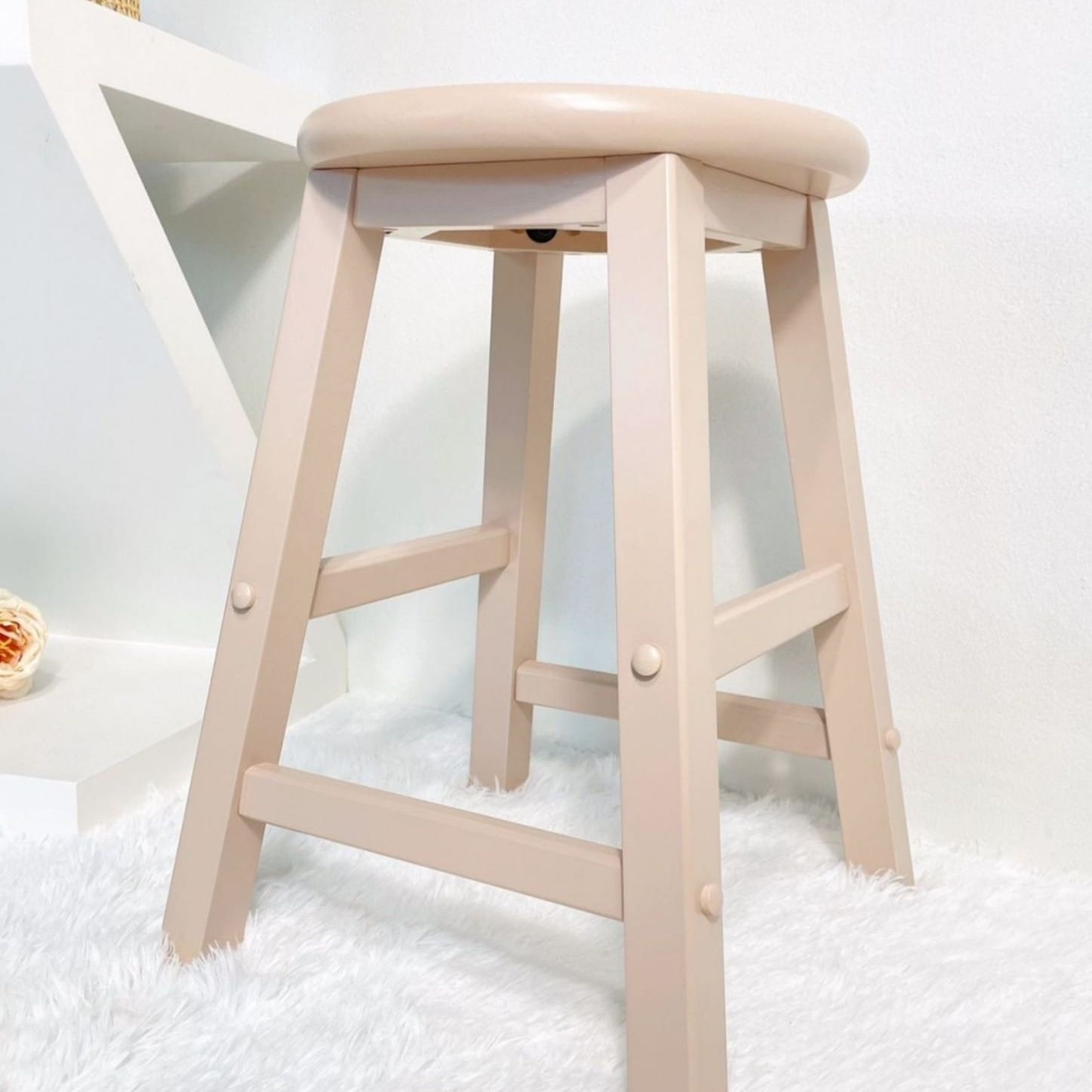 เก้าอี้บาร์ไม้ยางพารา MAAI DESIGN รุ่น GOM STOOL สีครีม_3