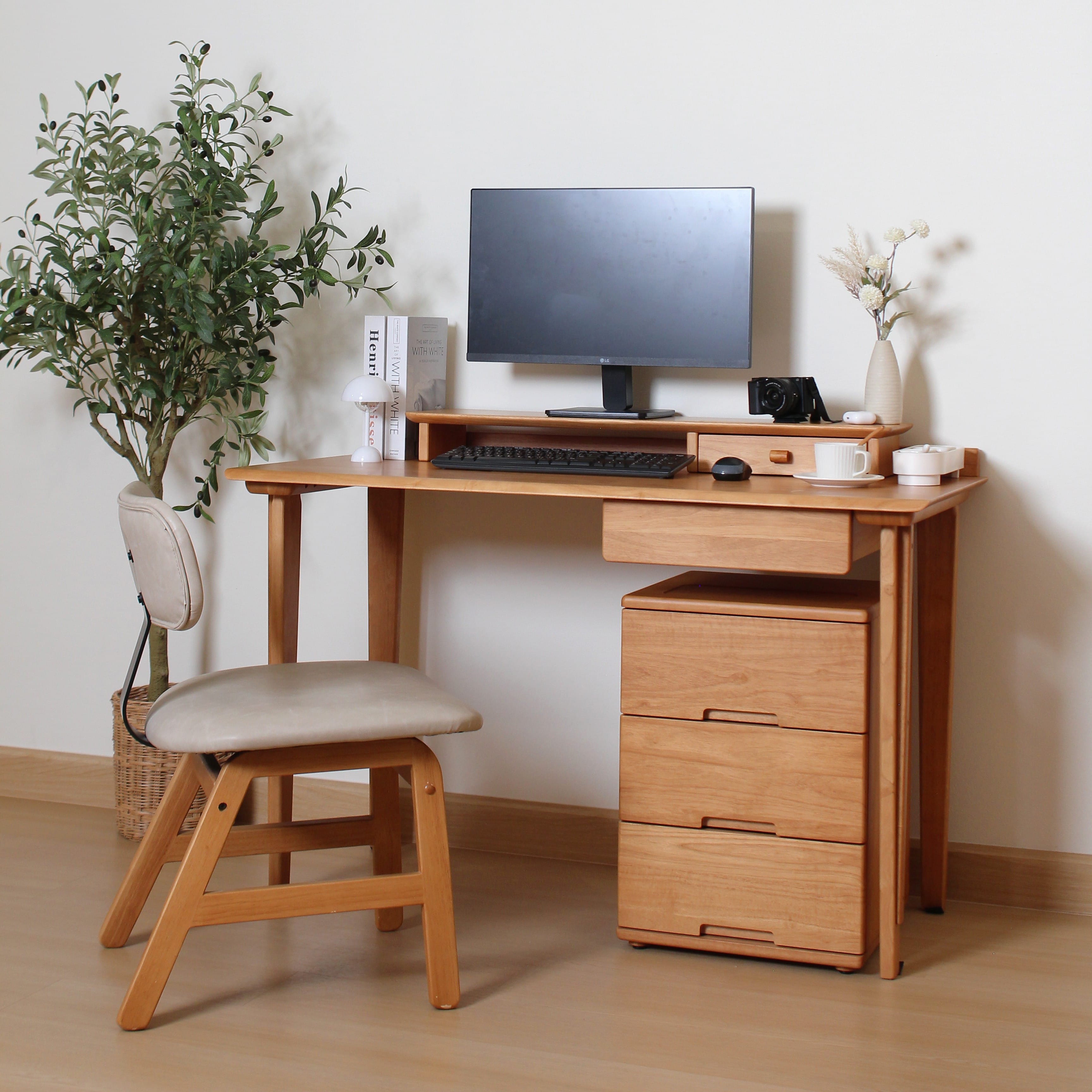โต๊ะทำงานไม้ยางพารา MAAI DESIGN รุ่น BENKYO TABLE สีโอ๊ค_3