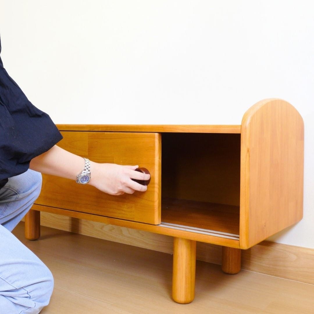 ชั้นวางทีวีไม้ยางพารา MAAI DESIGN รุ่น KIYOKO SIDEBOARD M 150 สีโอ๊ค