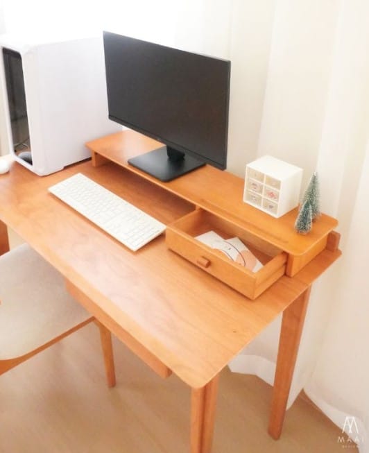 ชั้นวางจอคอมไม้ยางพารา MAAI DESIGN รุ่น GRANDE SHELF สีโอ๊ค