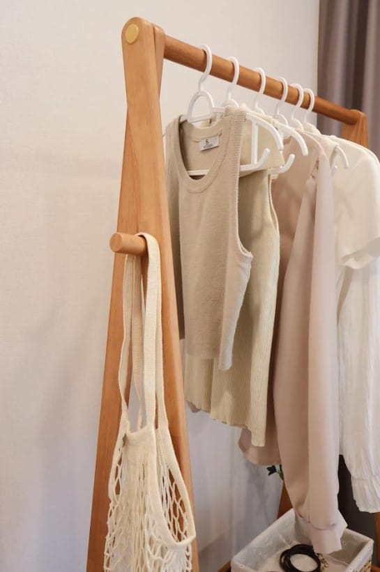 ราวแขวนผ้าไม้ยางพาราแท้ MAAI DESIGN SHATSU SHELF สี OAK