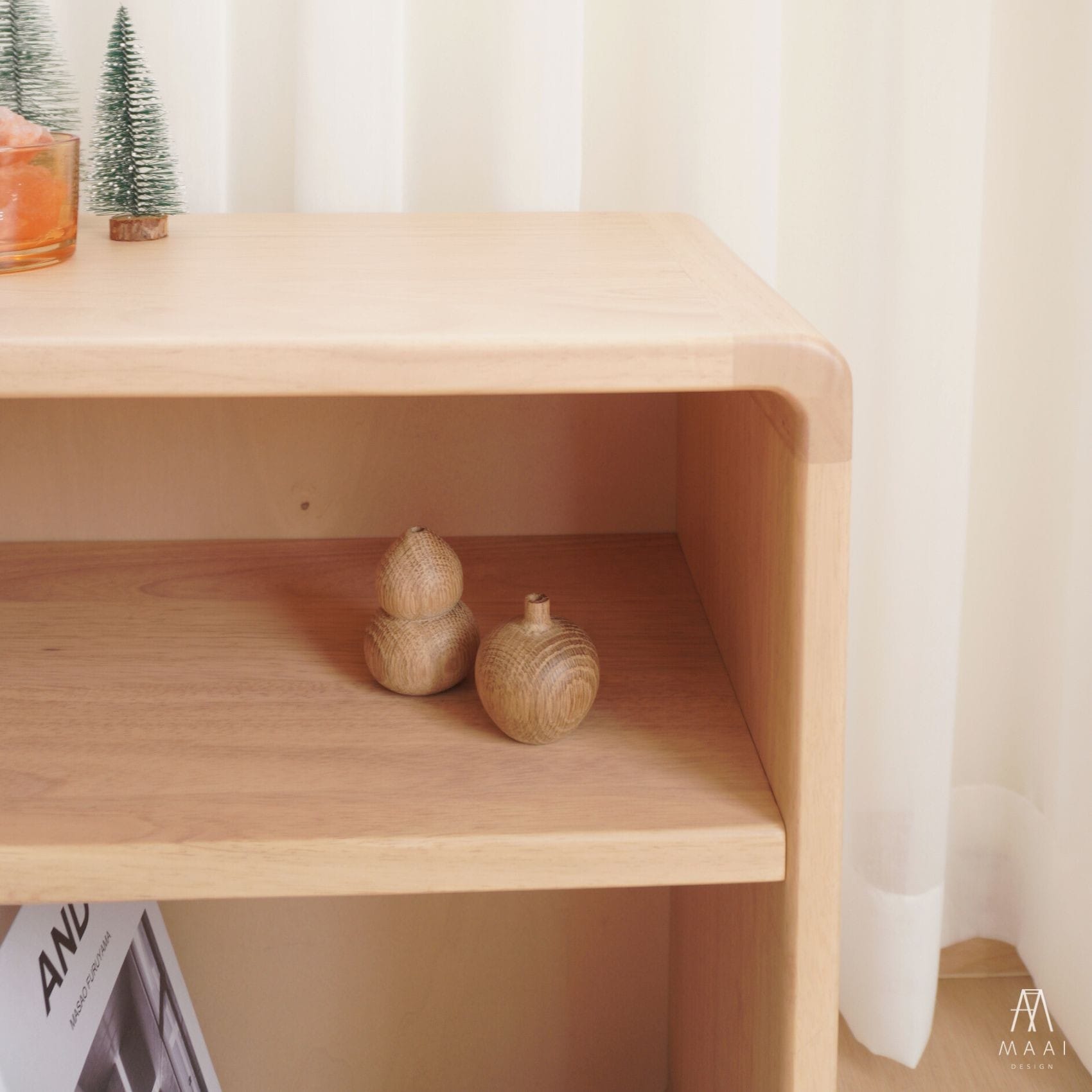 ตู้ข้างเตียงไม้ยางพารา MAAI DESIGN รุ่น AKERU SIDE TABLE สีบีช