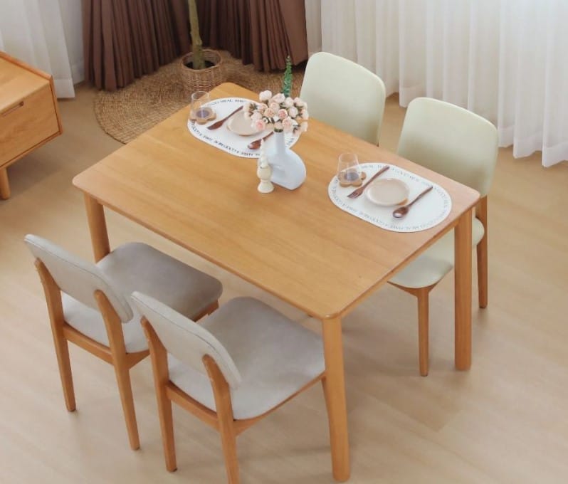 โต๊ะทานข้าวไม้ยางพาราแท้ 4 ที่นั่ง MAAI DESIGN  รุ่น KAZOKU TABLE สีโอ๊ค_4