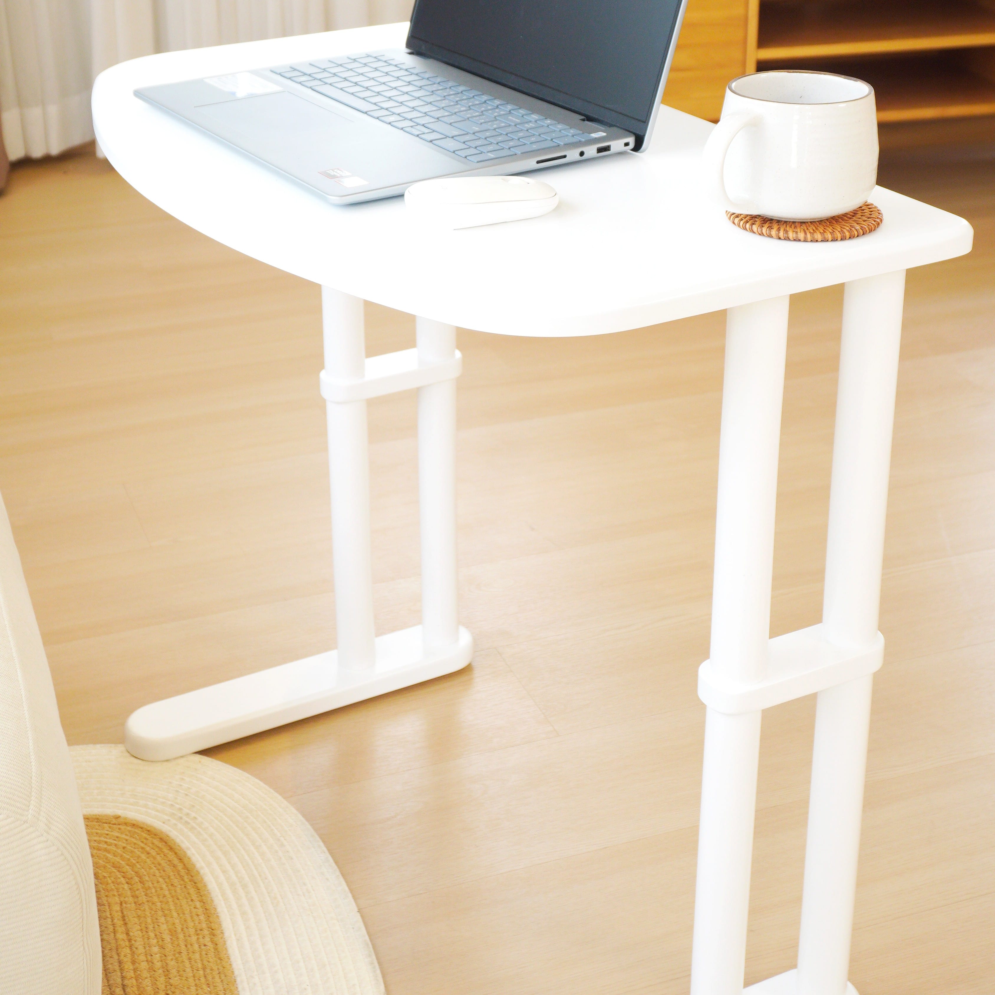 โต๊ะทำงานไม้ยางพารา MAAI DESIGN รุ่น TACHI SIDE TABLE สีขาว_4
