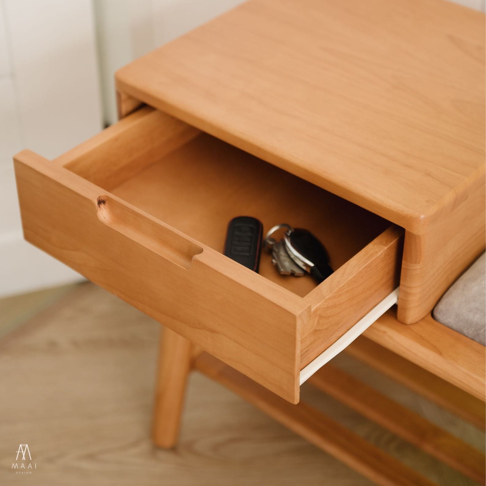 ม้านั่งใส่รองเท้าไม้ยางพารา MAAI DESIGN รุ่น KUTSU BENCH สีโอ๊ค_4