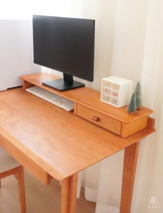 ชั้นวางจอคอมไม้ยางพารา MAAI DESIGN รุ่น GRANDE SHELF สีโอ๊ค