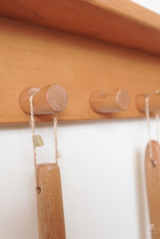 ชั้นแขวน สไตล์มินิมอล ไม้ยางพาราแท้ MAAI DESIGN SAGARU HANGER สีโอ๊ค