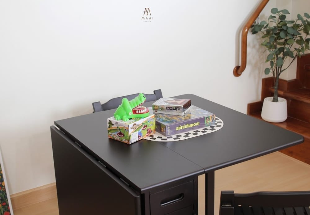 ชุดโต๊ะทานข้าวไม้ยางพาราแท้ 4 ที่นั่งพับเก็บได้ MAAI DESIGN  รุ่น BUTTERFLY TABLE SET ช็อกโกแลต