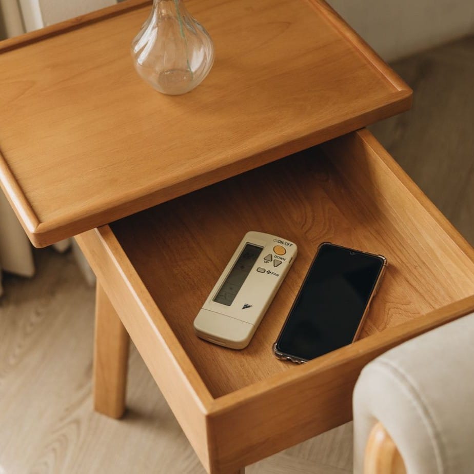 ตู้ข้างเตียงไม้ยางพารา MAAI DESIGN รุ่น FLIP SIDE TABLE สีโอ๊ค