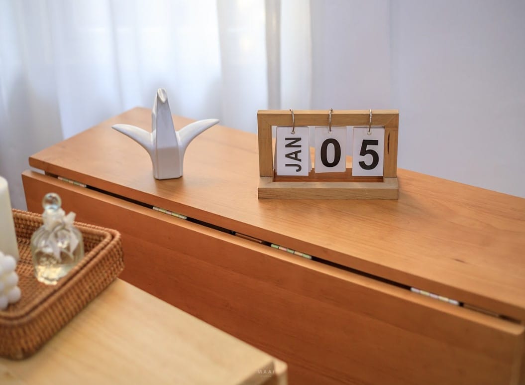 โต๊ะทานข้าวไม้ยางพาราแท้พับเก็บได้ MAAI DESIGN  รุ่น BUTTERFLY ONLY TABLE สีโอ๊ค_6