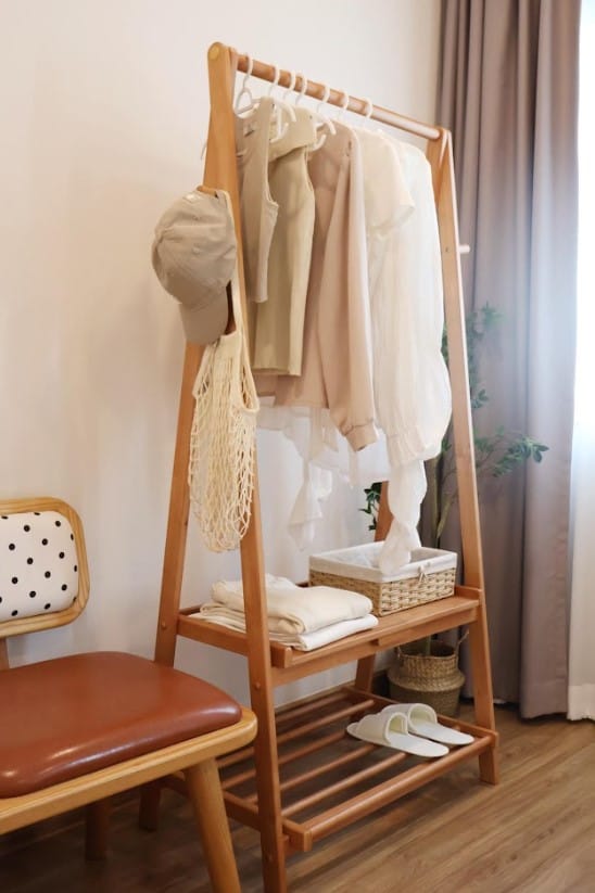 ราวแขวนผ้าไม้ยางพาราแท้ MAAI DESIGN SHATSU SHELF สี OAK