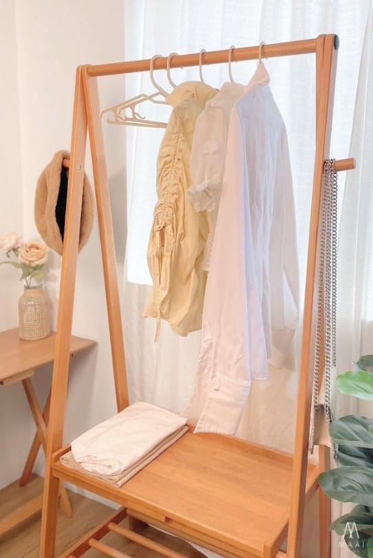 ราวแขวนผ้าไม้ยางพาราแท้ MAAI DESIGN SHATSU SHELF สี OAK