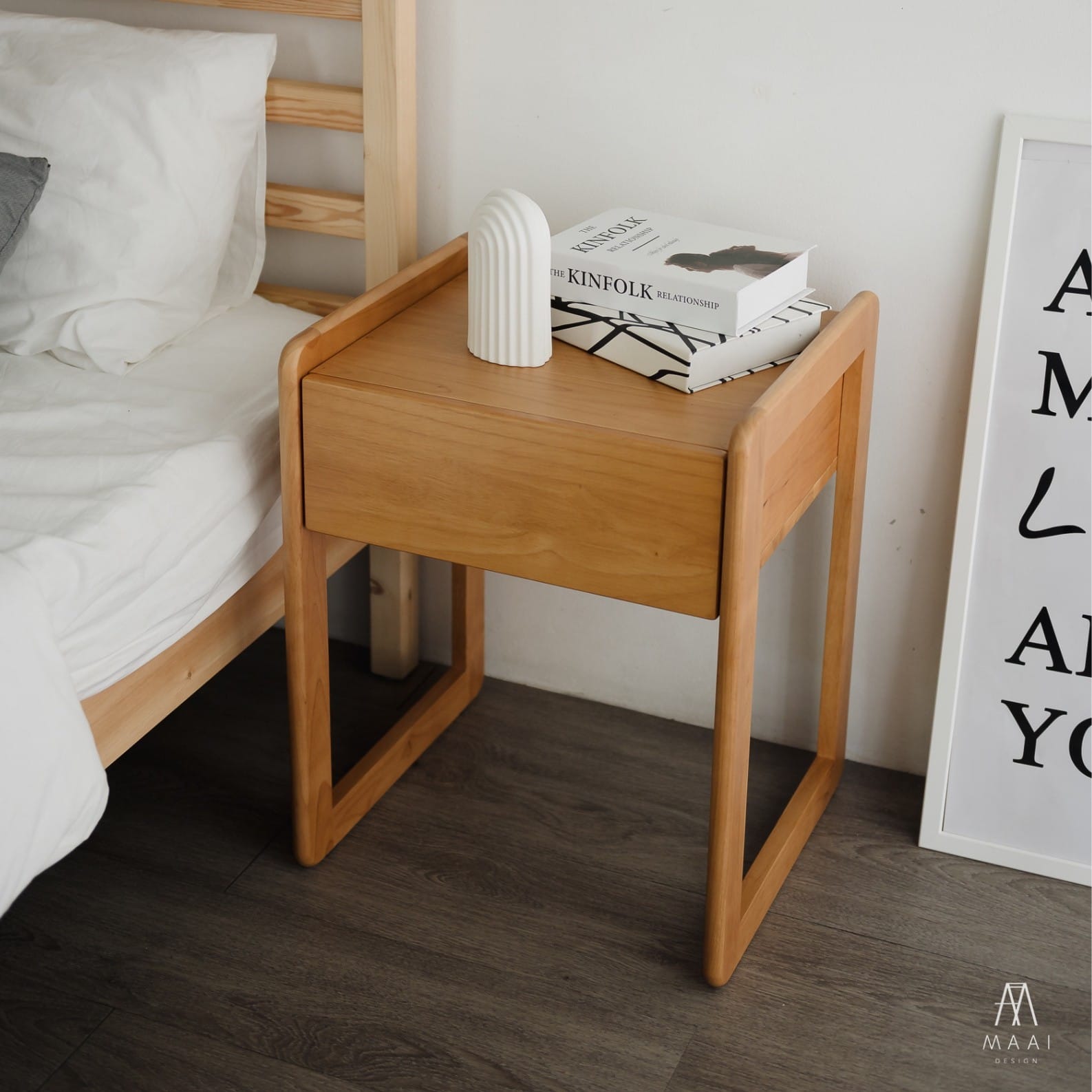 ตู้ลิ้นชักข้างเตียงไม้ยางพารา MAAI DESIGN รุ่น UCHU SIDE TABLE สีโอ๊ค_9
