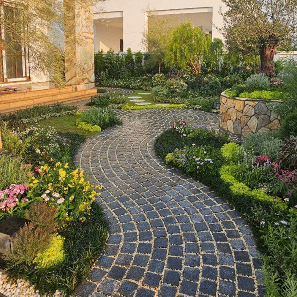 หินลูกเต๋าปูพื้น COBBLESTONE แบบแผ่นสำเร็จ MODERN DECOR รุ่นซิมพลี ผิวพ่นไฟ ข้างตัดเรียบ 50X55X3 ซม. หินธรรมชาติแกรนิตสีเทา ลายเรียงสลับ_7