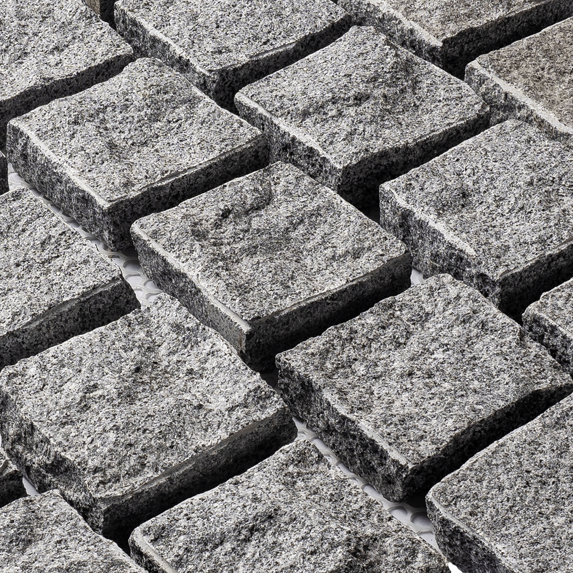 หินลูกเต๋าปูพื้น COBBLESTONE แบบแผ่นสำเร็จ MODERN DECOR รุ่นคลาสสิก ผิวธรรมชาติ ข้างตัดธรรมชาติ 50X55X3 ซม. หินธรรมชาติแกรนิตสีเทา ลายเรียงสลับ_4