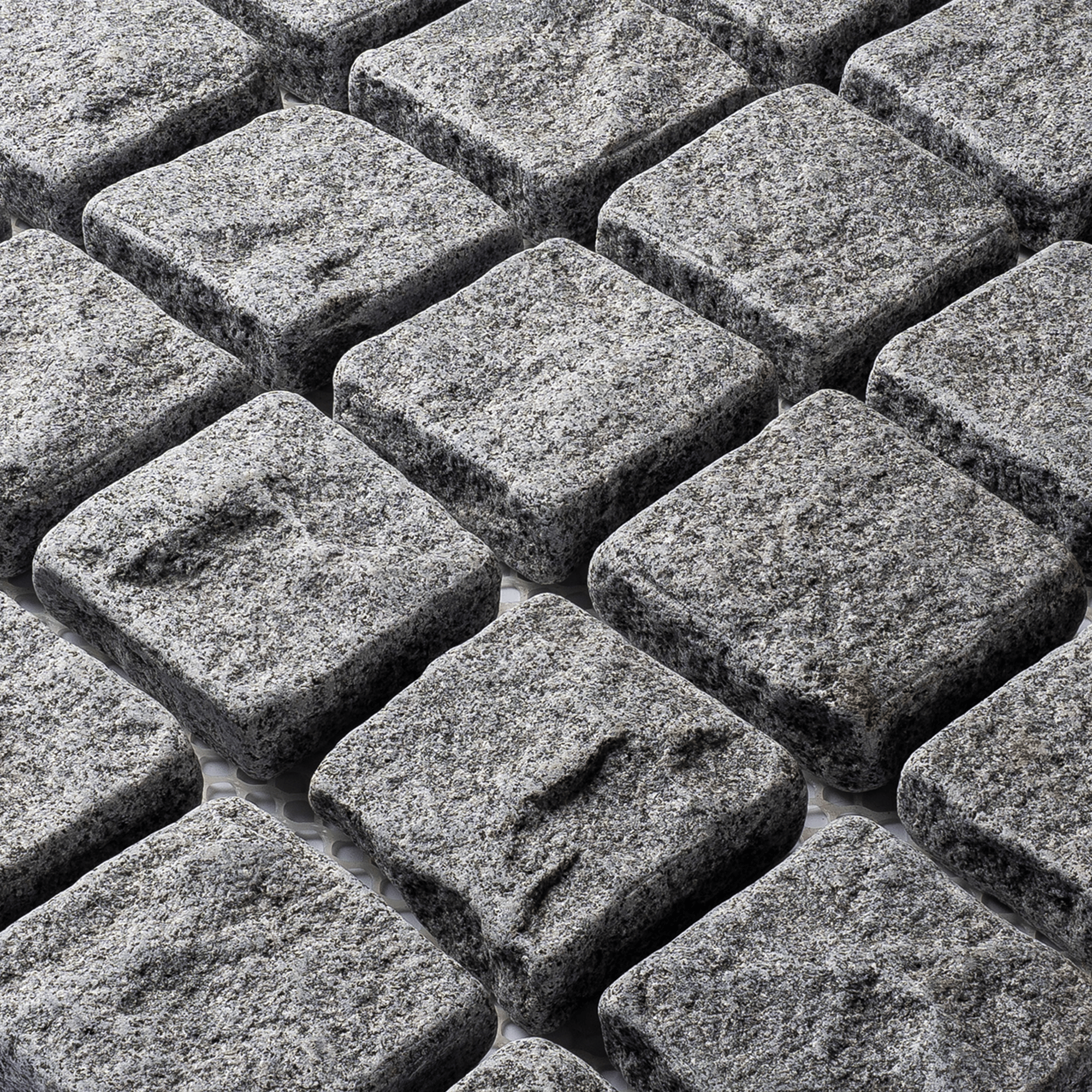 หินลูกเต๋าปูพื้น COBBLESTONE แบบแผ่นสำเร็จ MODERN DECOR รุ่นคลาสสิก ซอฟต์ ผิวธรรมชาติ ข้างตัดธรรมชาติ 50X50X3 ซม. หินธรรมชาติแกรนิตสีเทา ลายเรียงตรง_5