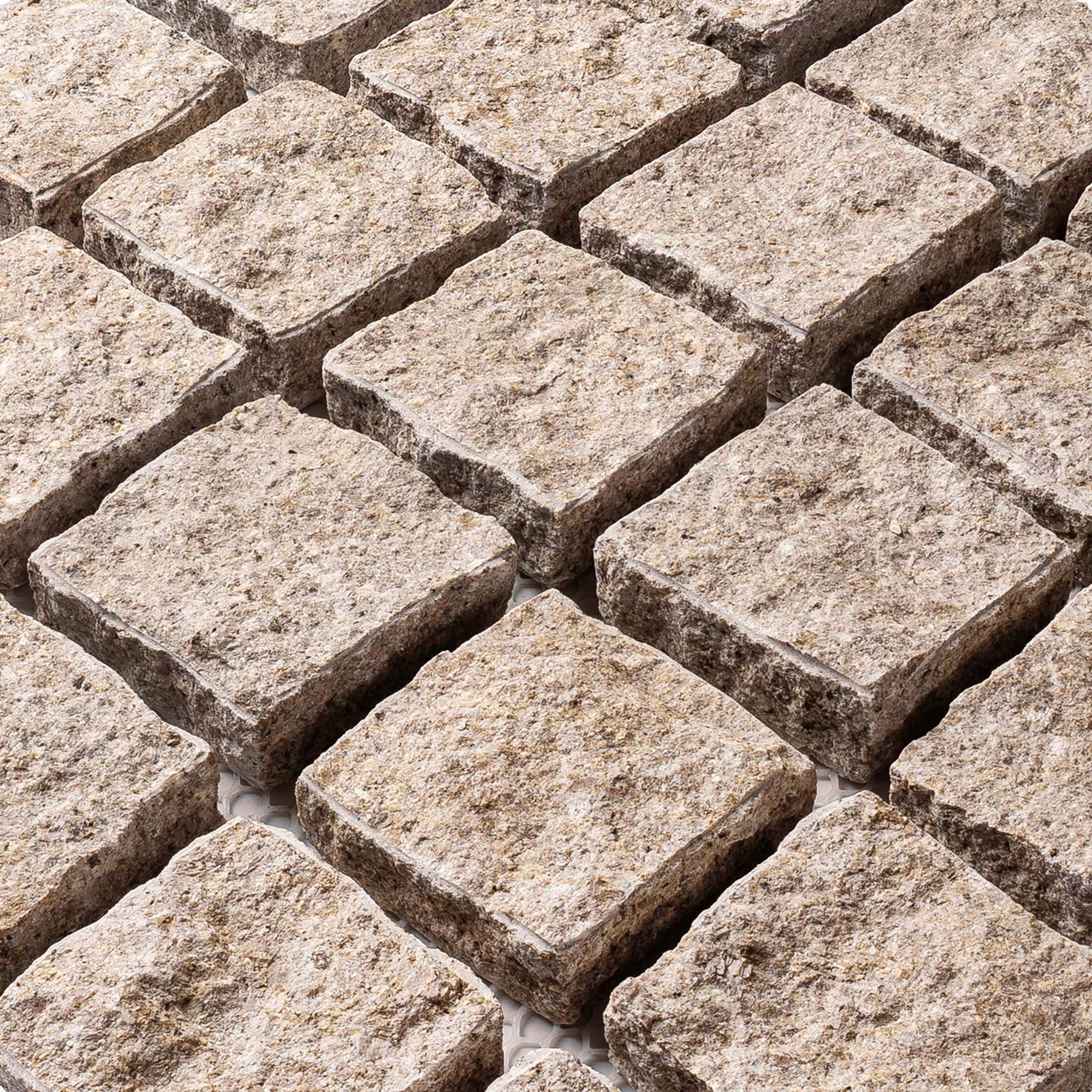 หินลูกเต๋าปูพื้น COBBLESTONE แบบแผ่นสำเร็จ MODERN DECOR รุ่นคลาสสิก ผิวธรรมชาติ ข้างตัดธรรมชาติ 50X50X3 ซม. หินธรรมชาติแกรนิตสีเหลือง ลายเรียงตรง_7