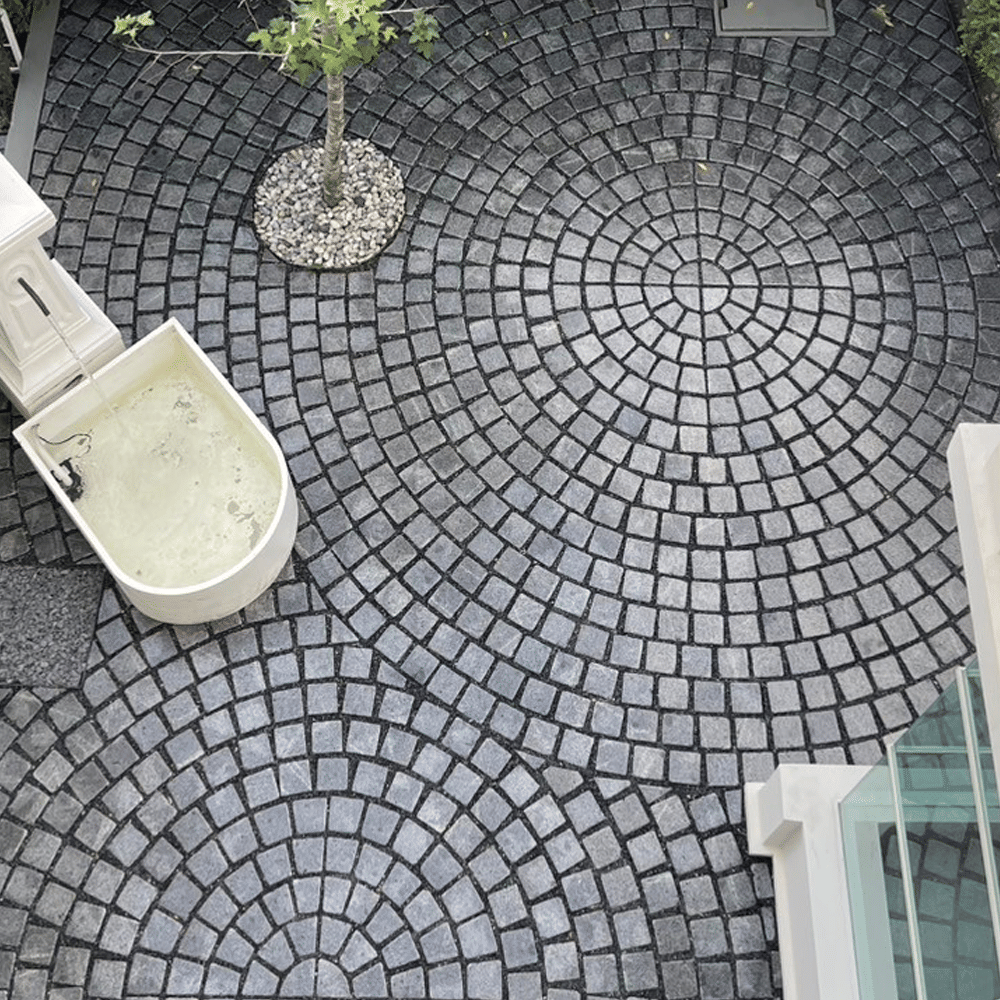 หินลูกเต๋าปูพื้น COBBLESTONE แบบวงกลม MODERN DECOR รุ่นซิมพลี ผิวพ่นไฟ ข้างตัดเรียบ 50X50X3 ซม. หินธรรมชาติแกรนิตสีเทา_8