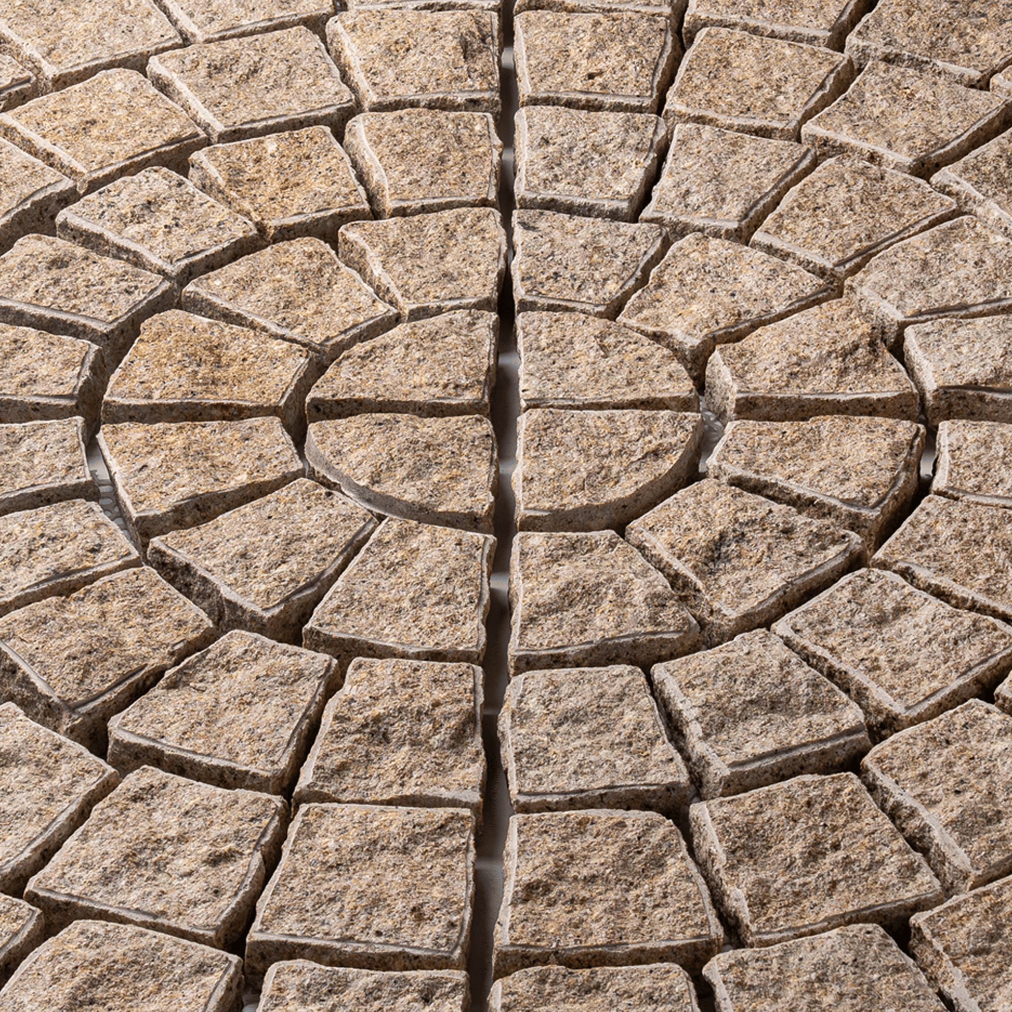 หินลูกเต๋าปูพื้น COBBLESTONE แบบวงกลม MODERN DECOR รุ่นคลาสสิก ผิวธรรมชาติ ข้างตัดธรรมชาติ 50X50X3 ซม. หินธรรมชาติแกรนิตสีเหลือง_6