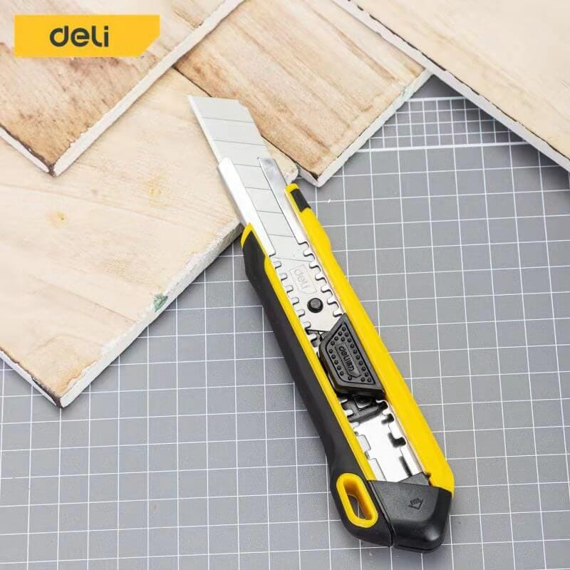 คัตเตอร์ DELI EDL018Z-YL-01 18มม สีเหลือง_1