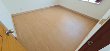 พื้น SPC คลิกล็อค พร้อมโฟม IXPE NATURWOOD หนา 5 มม. สี NATURAL OAK 01 (กล่อง 10 แผ่น ปูได้ 2.23 ตร.ม.)_8