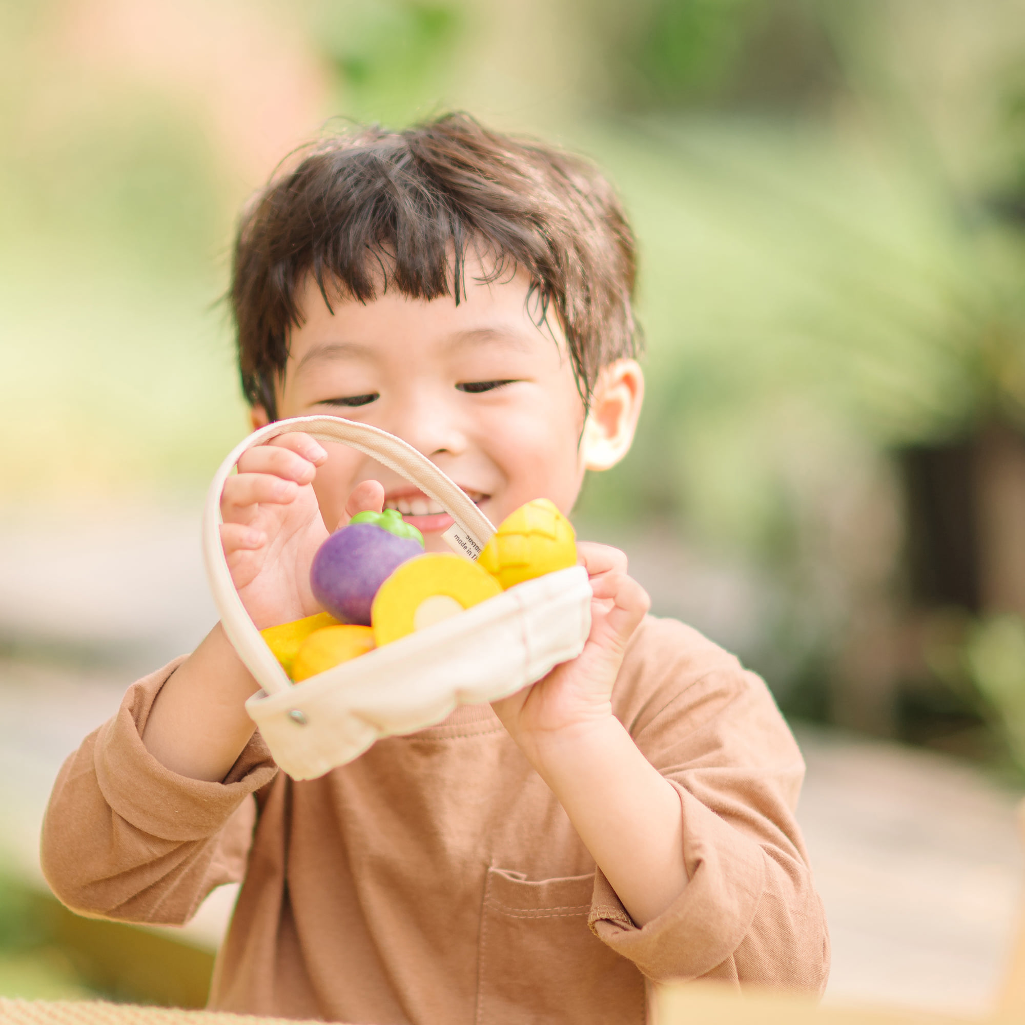 ชุดของเล่นไม้ PLANTOYS ชุดตะกร้าผลไม้เขตร้อน สำหรับเด็กอายุ 3 ปีขึ้นไป_3