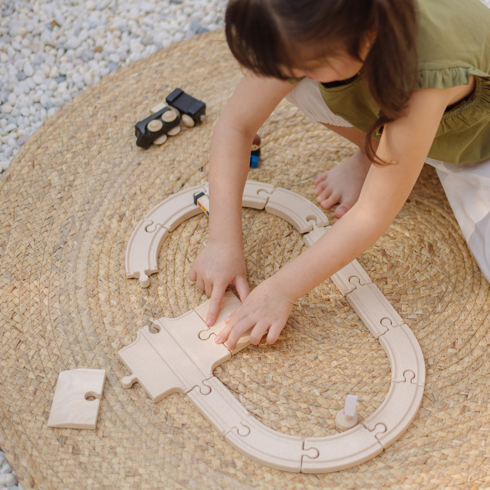 ชุดของเล่นไม้ PLANTOYS ชุดรถไฟเริ่มต้น สำหรับเด็กอายุ 3 ปีขึ้นไป_3