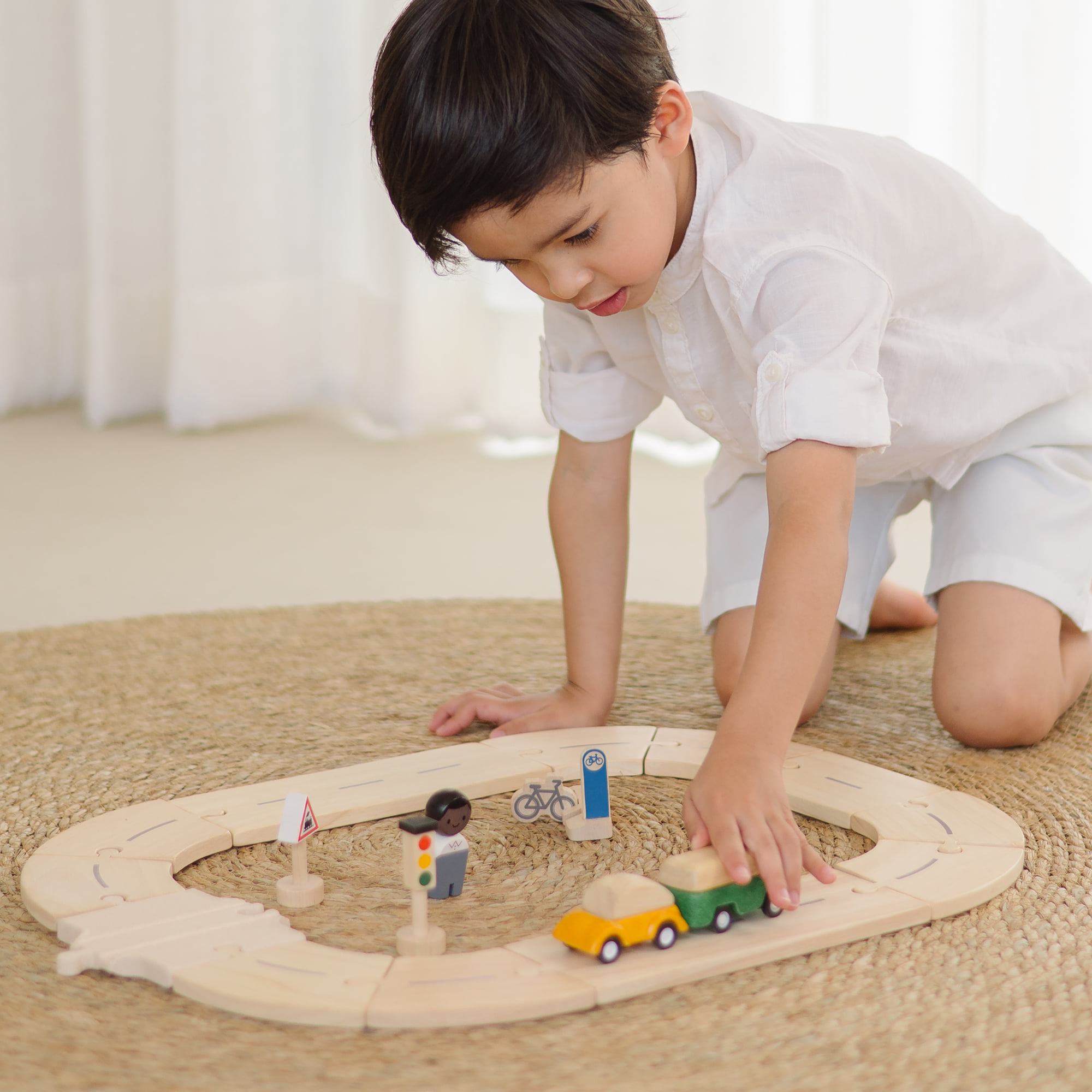 ชุดของเล่นไม้ PLANTOYS ชุดถนนเริ่มต้น สำหรับเด็กอายุ 3 ปีขึ้นไป_3