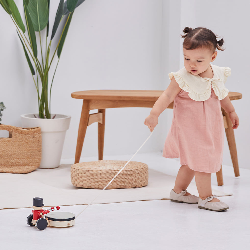 ชุดของเล่นไม้ PLANTOYS ทหารตีกลองลากจูง สำหรับเด็กอายุ 12 เดือนขึ้นไป_3