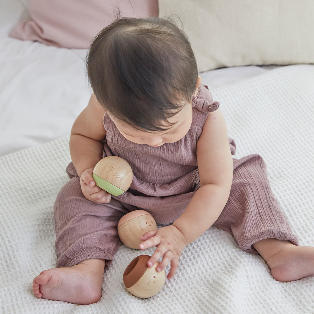 ชุดของเล่นไม้ PLANTOYS  บอลล้มลุกกระตุ้นสัมผัส - สีโมเดิร์นรัสติก สำหรับเด็กอายุ 6 เดือนขึ้นไป_3