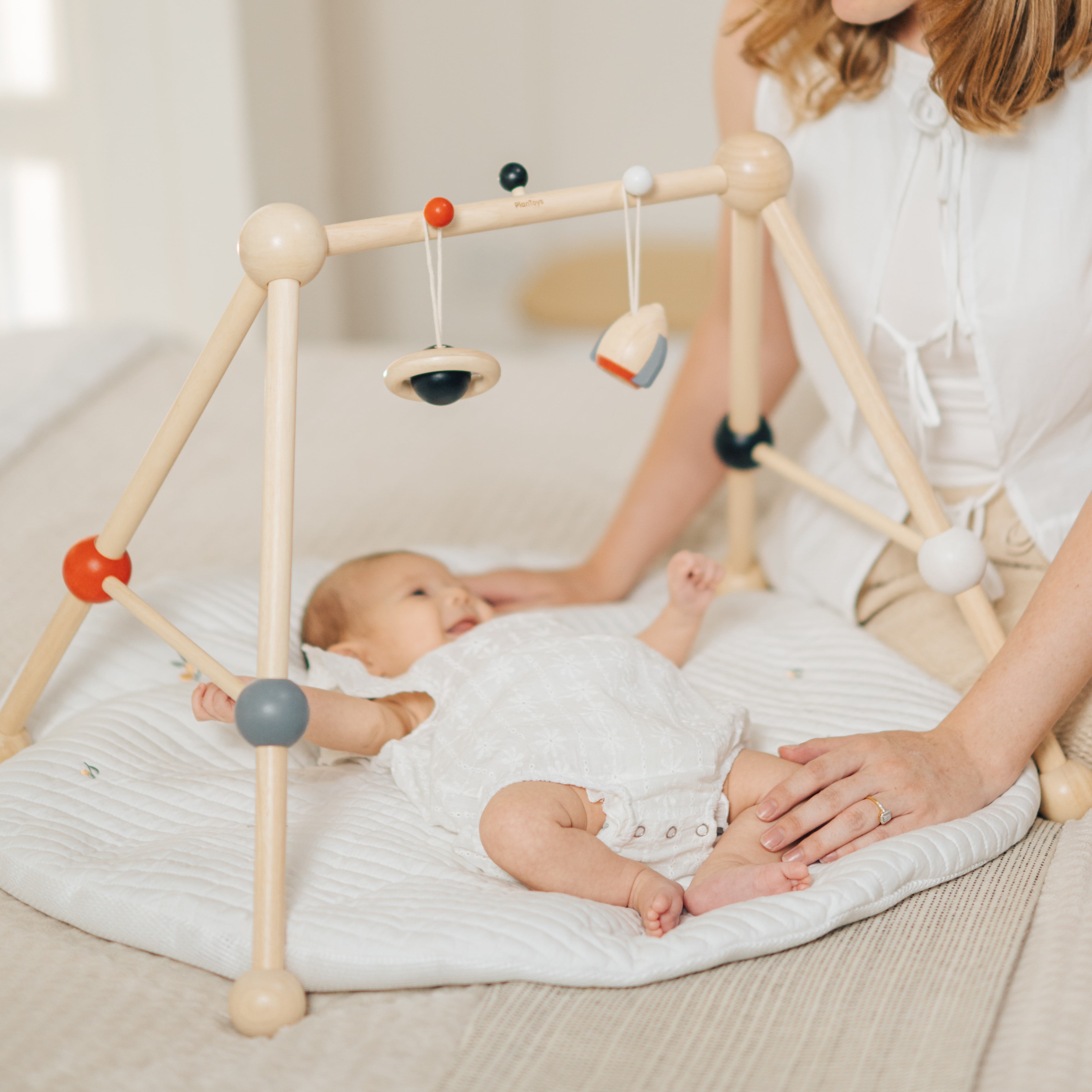 ชุดของเล่นไม้ PLANTOYS เพลย์ยิม-ไฮคอนทราสต์ สำหรับเด็กอายุ 0-6 เดือนขึ้นไป_3