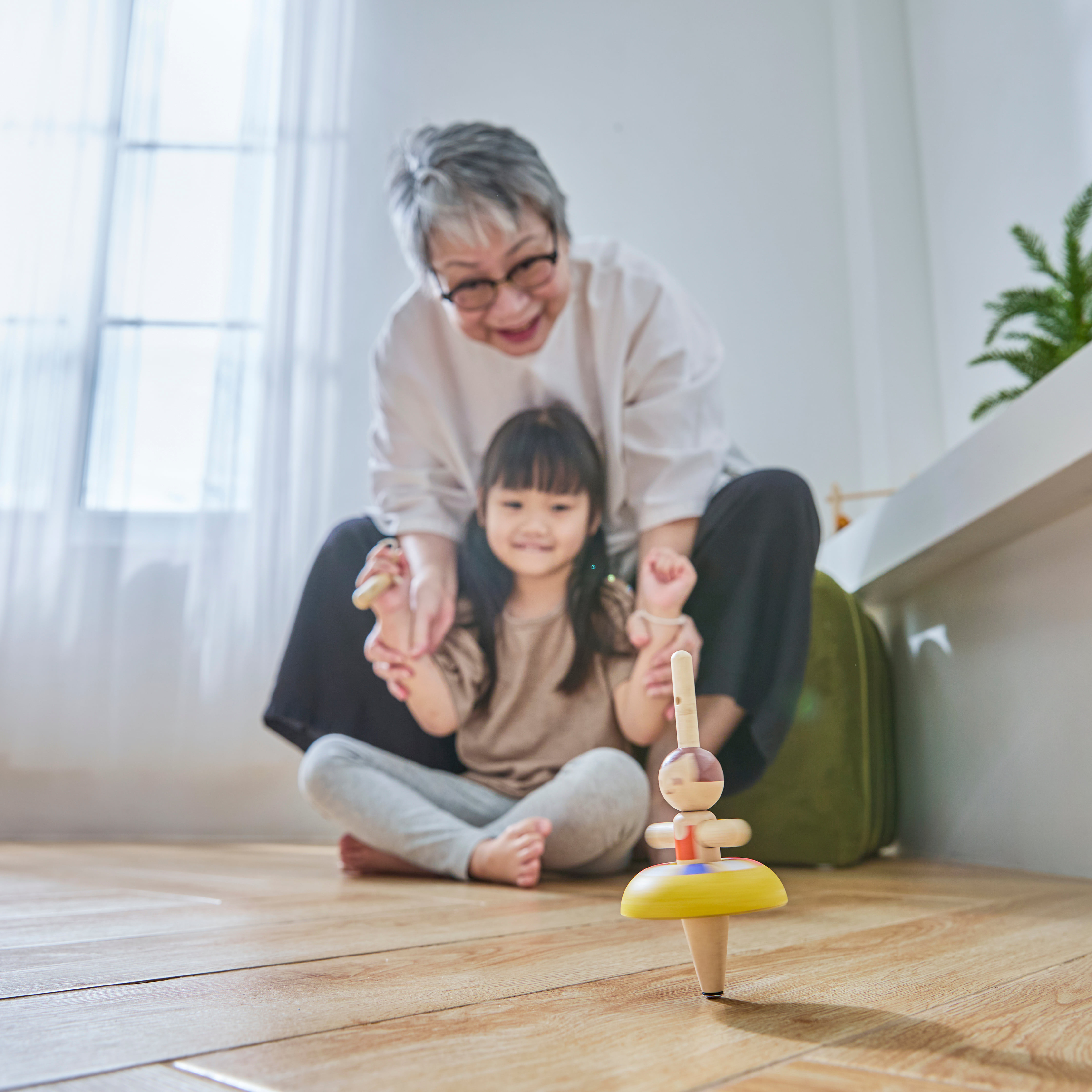 ชุดของเล่นไม้ PLANTOYS ลูกข่างนักบัลเล่ต์ สำหรับเด็กอายุ 3 ปีขึ้นไป_3