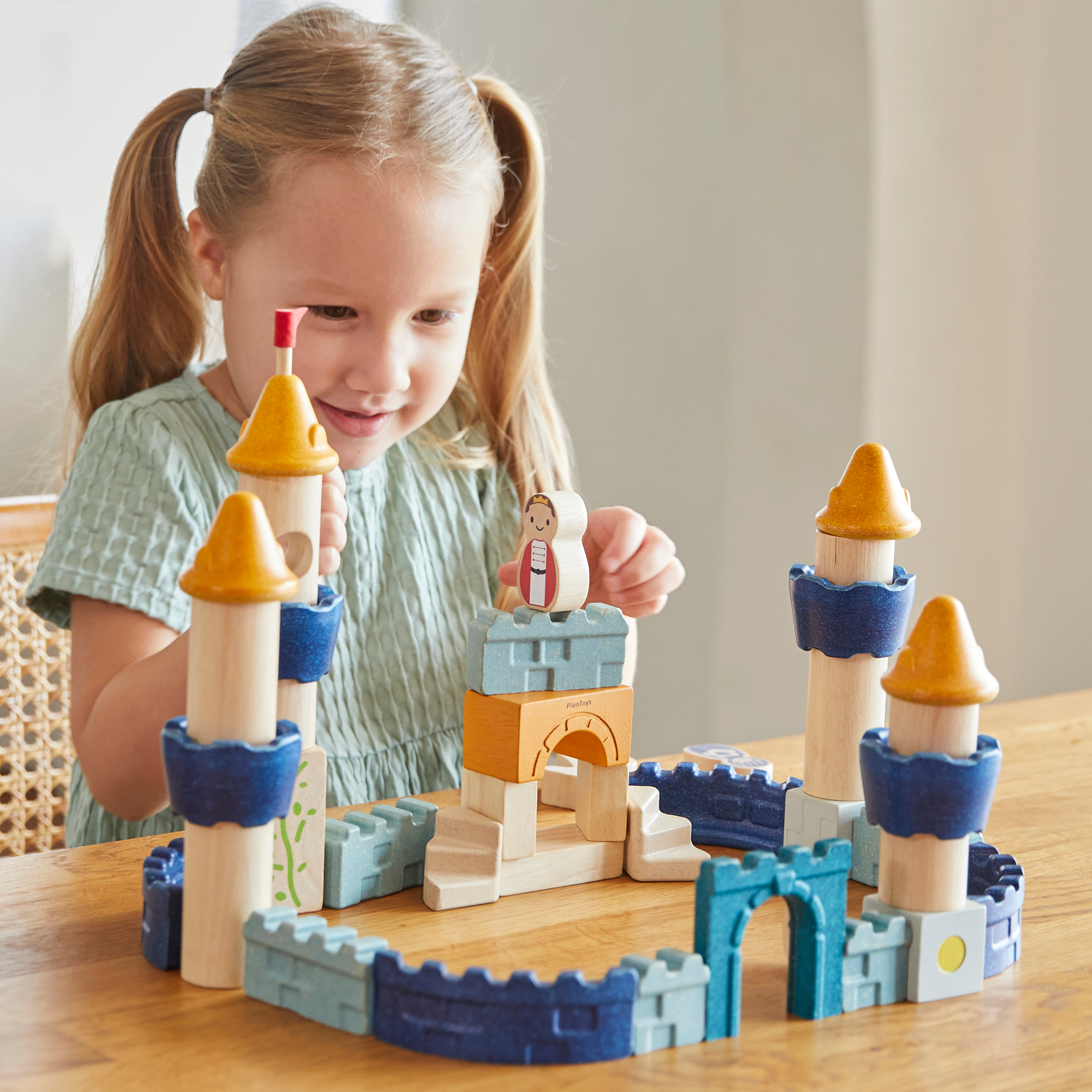 ชุดของเล่นไม้ PLANTOYS ชุดบล็อกปราสาท สำหรับเด็กอายุ 2 ปีขึ้นไป_3