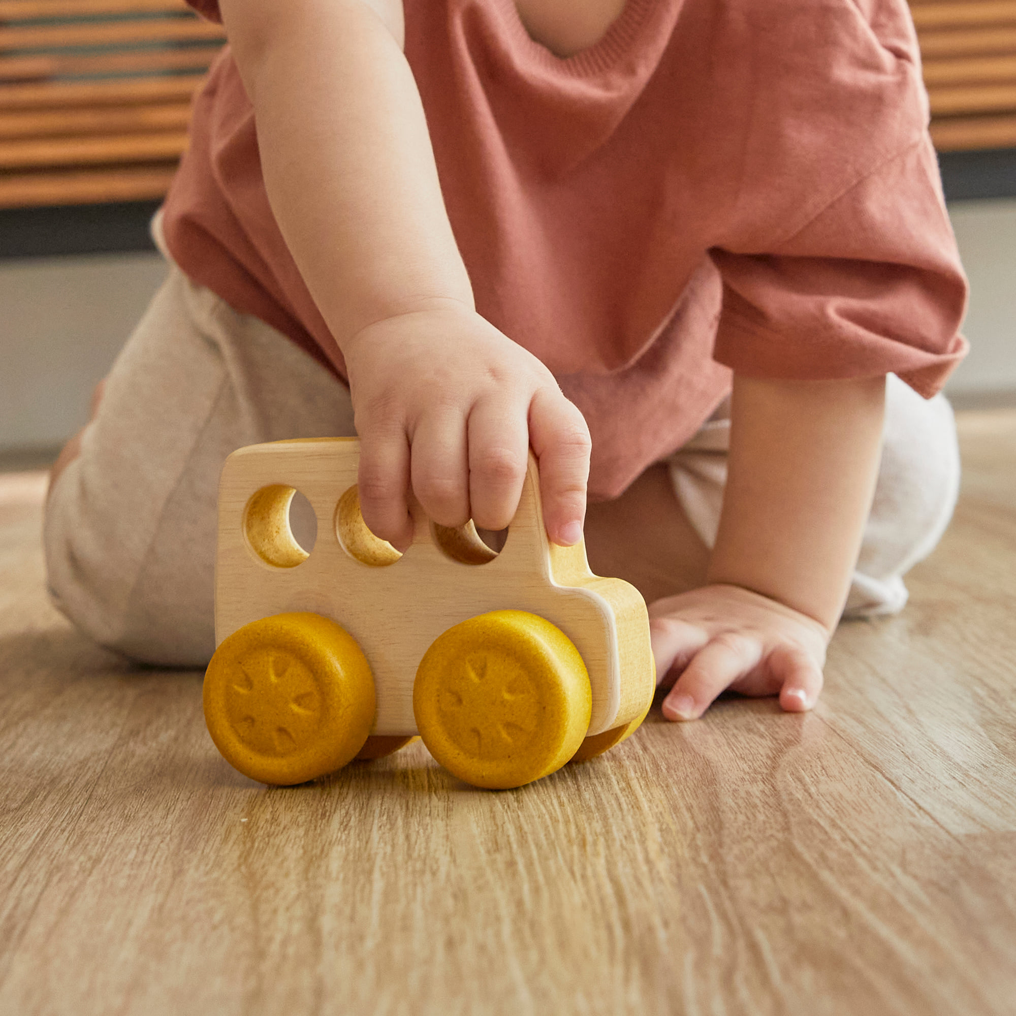 ชุดของเล่นไม้ PLANTOYS รถบัสทิมเบอร์เทรล สำหรับเด็กอายุ 6 เดือนขึ้นไป_3