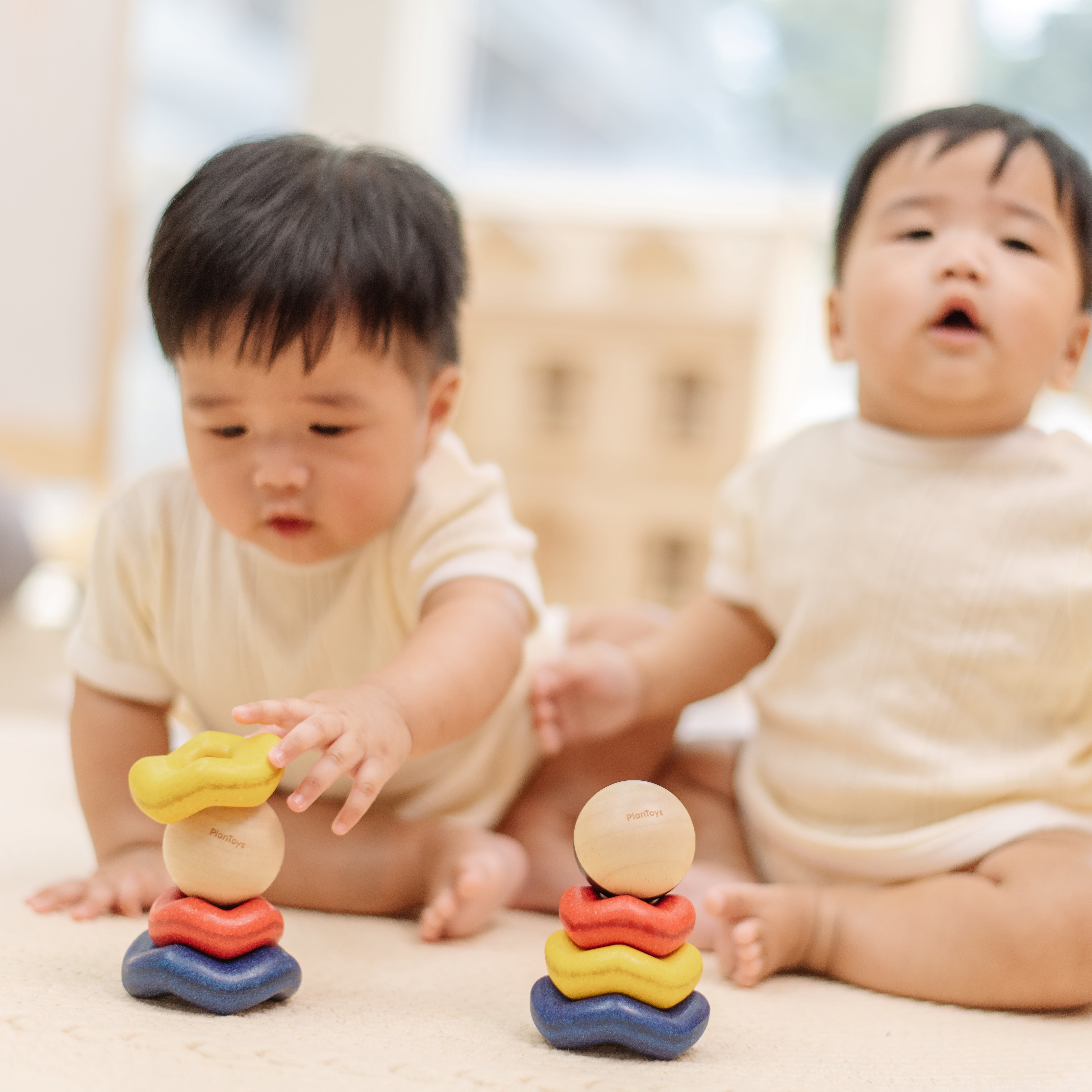 ชุดของเล่นไม้ PLANTOYS บอลและวงคลื่นเรียงซ้อน สำหรับเด็กอายุ 5 เดือนขึ้นไป_3