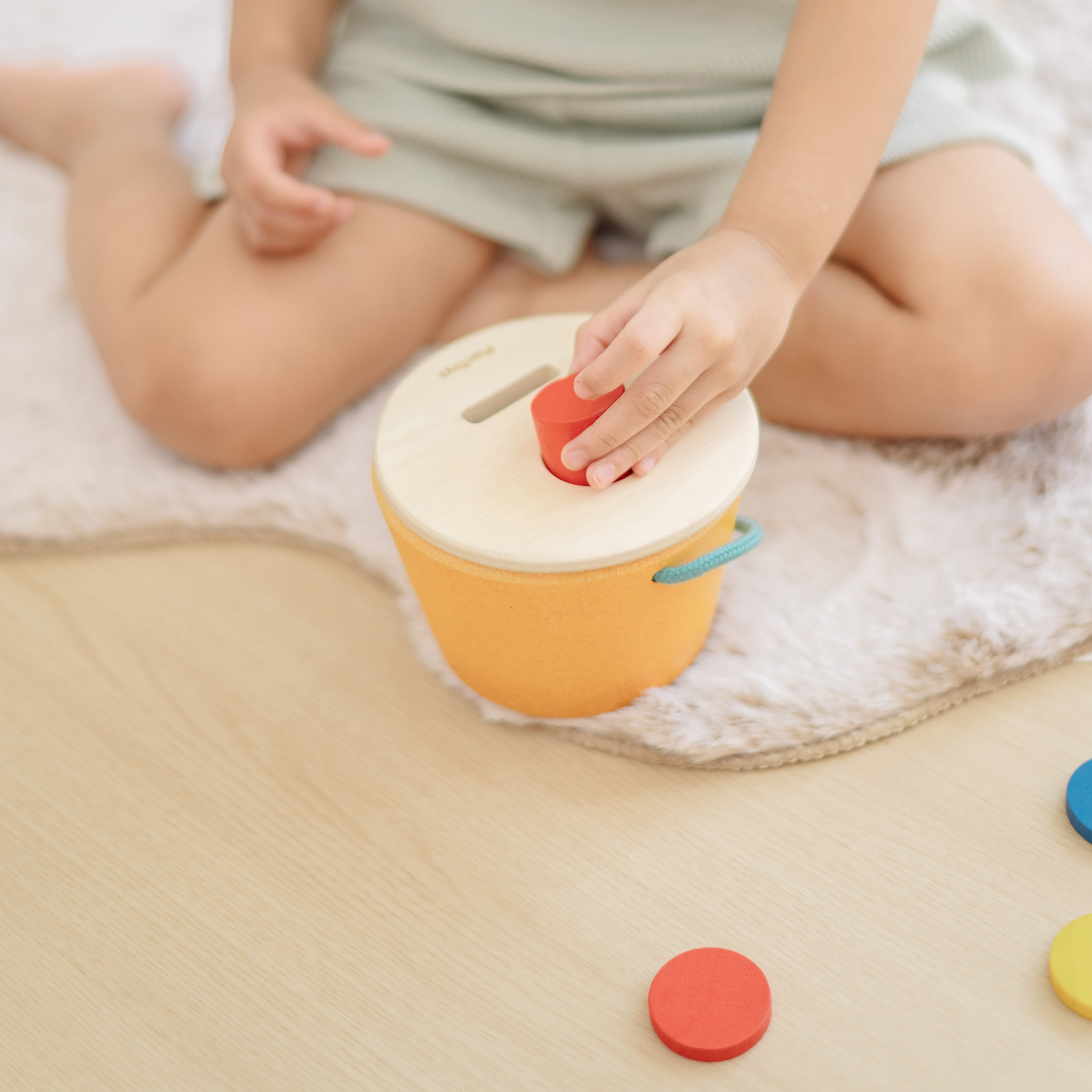 ชุดของเล่นไม้ PLANTOYS ถังหยอดแยกเหรียญกับทรงกระบอก สำหรับเด็กอายุ 12 เดือนขึ้นไป_3