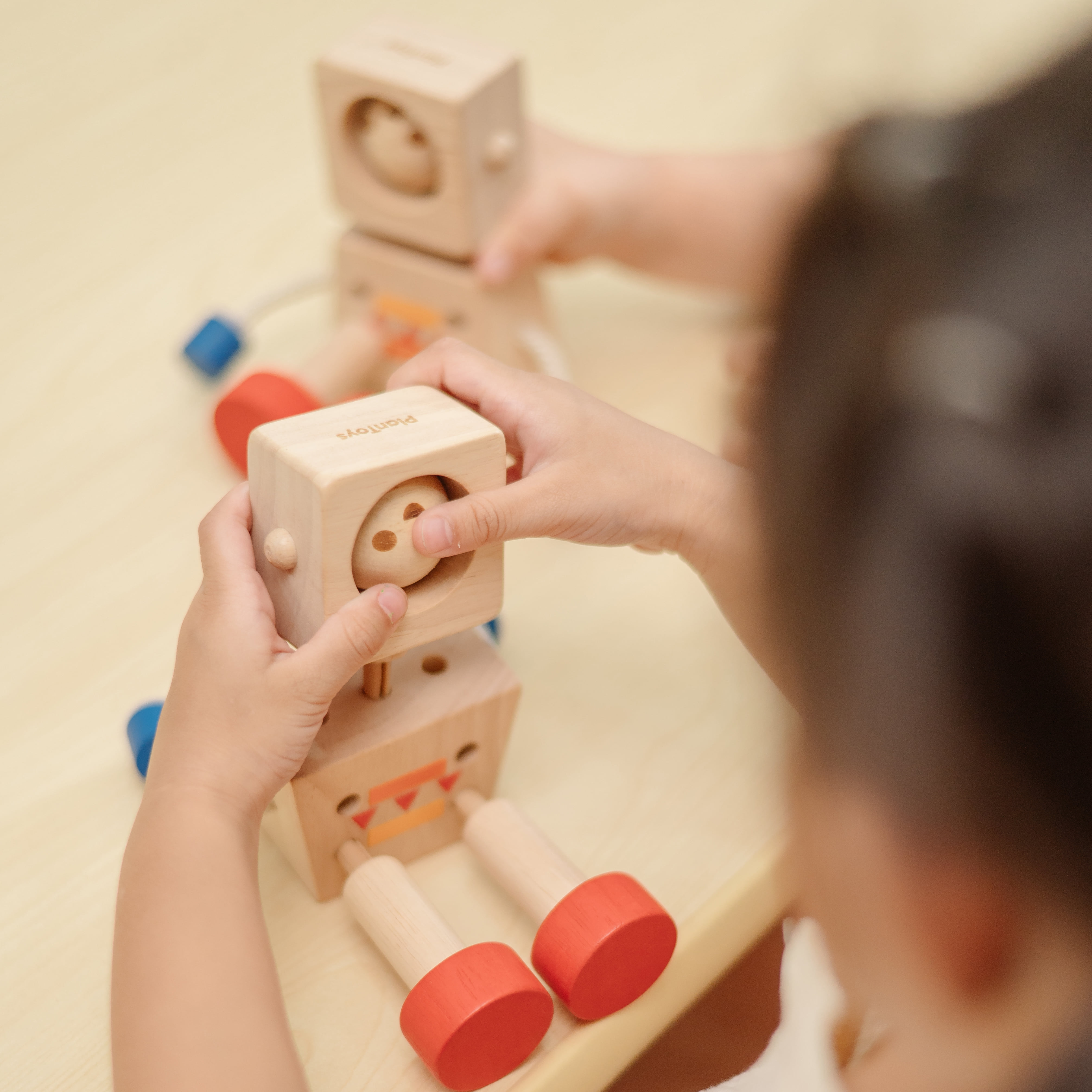 ชุดของเล่นไม้ PLANTOYS หุ่นยนต์แสดงอารมณ์ สำหรับเด็กอายุ 3 ปีขึ้นไป_3