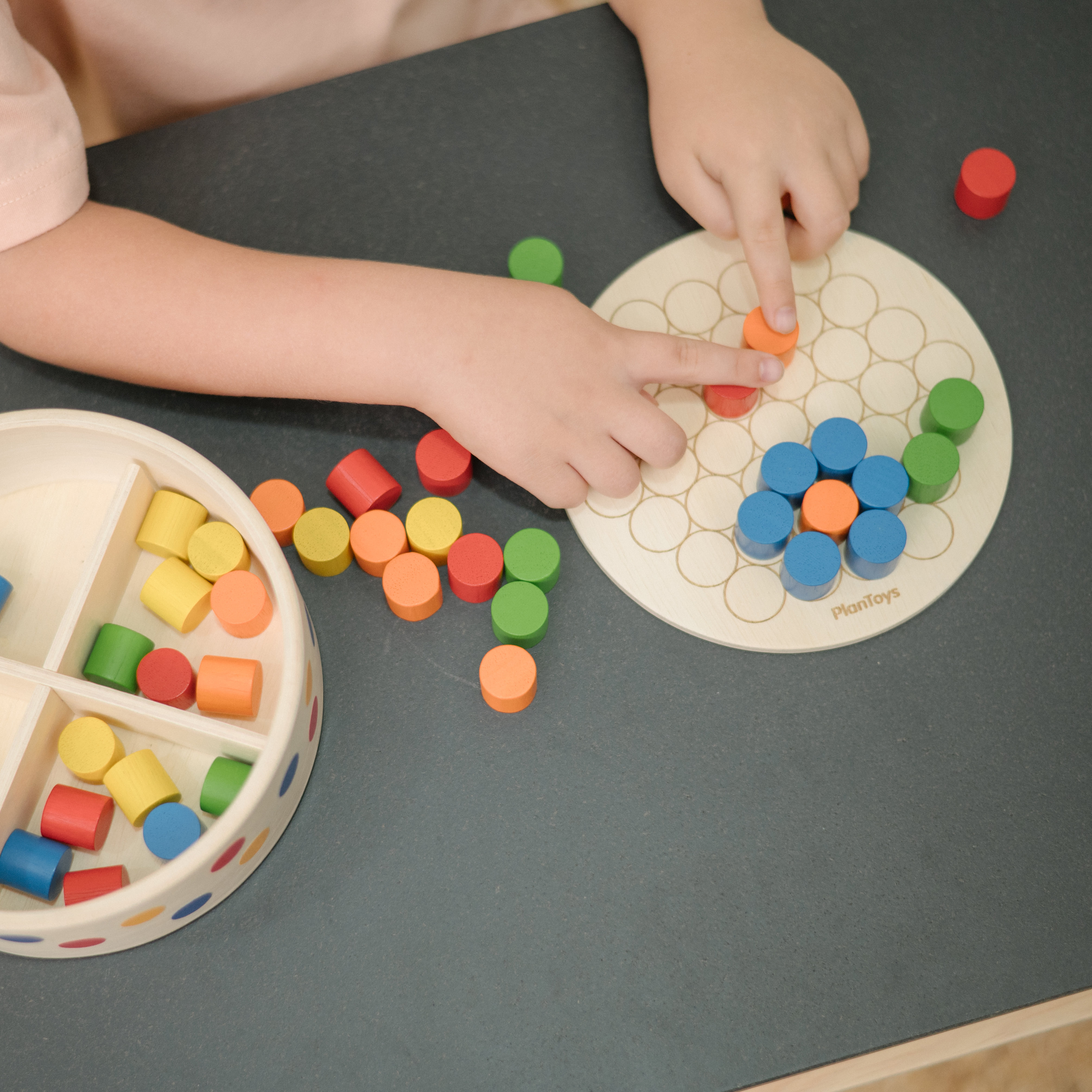 ชุดของเล่นไม้ PLANTOYS ชุดกระดานหมุดสร้างลวดลาย สำหรับเด็กอายุ 3 ปีขึ้นไป_3